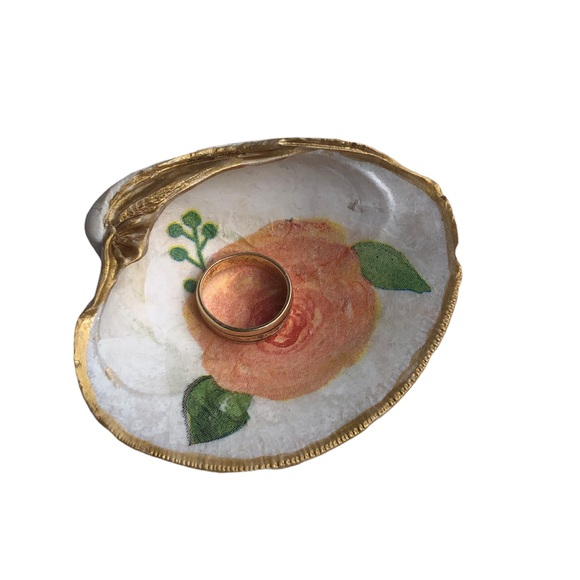 Clam Shell Ring Earrings trinket holder with pink flower and painted gold trim - Picture 3 of 3